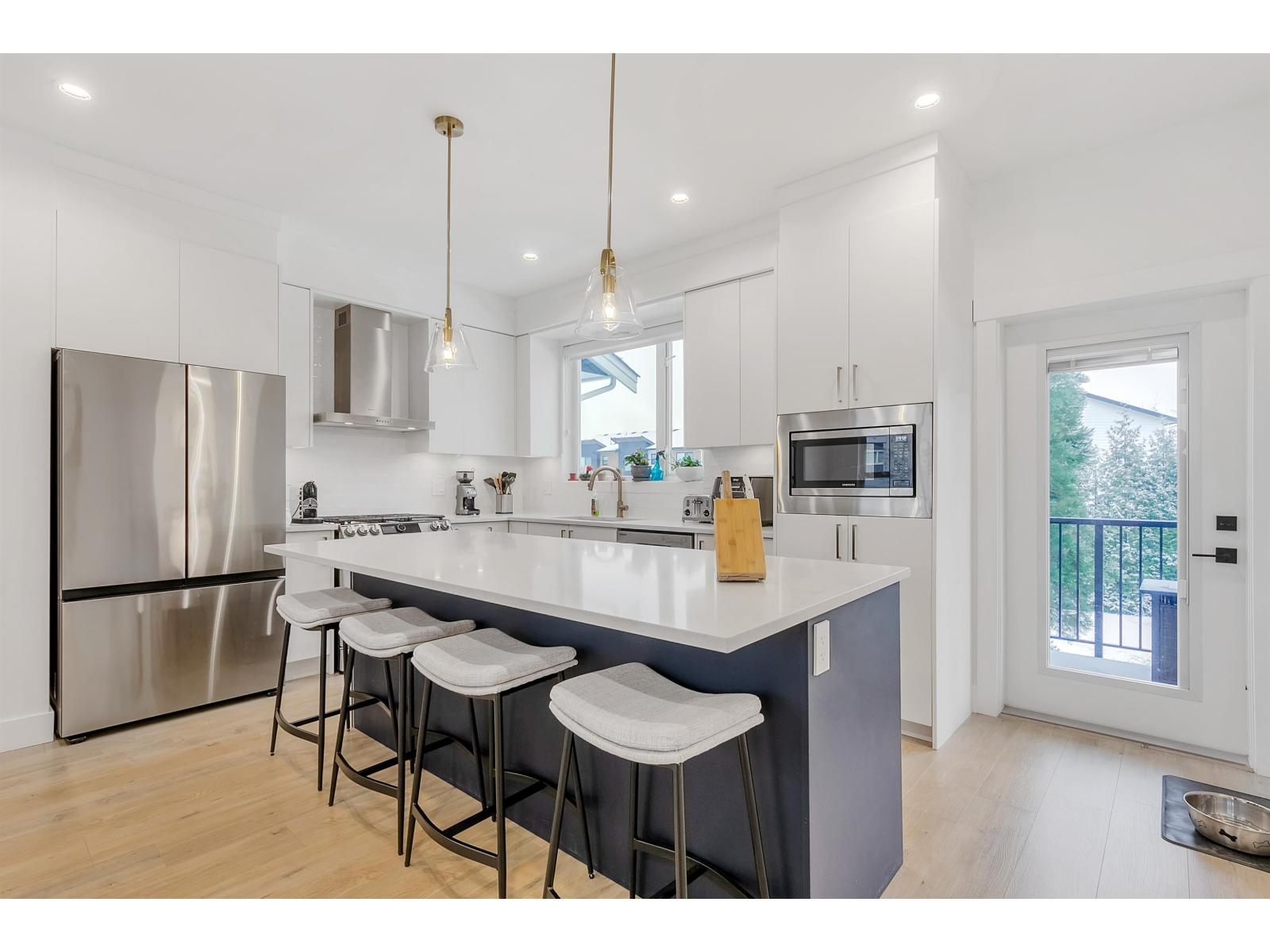 Photo 1 of 10 17458 100 Avenue, Surrey BC