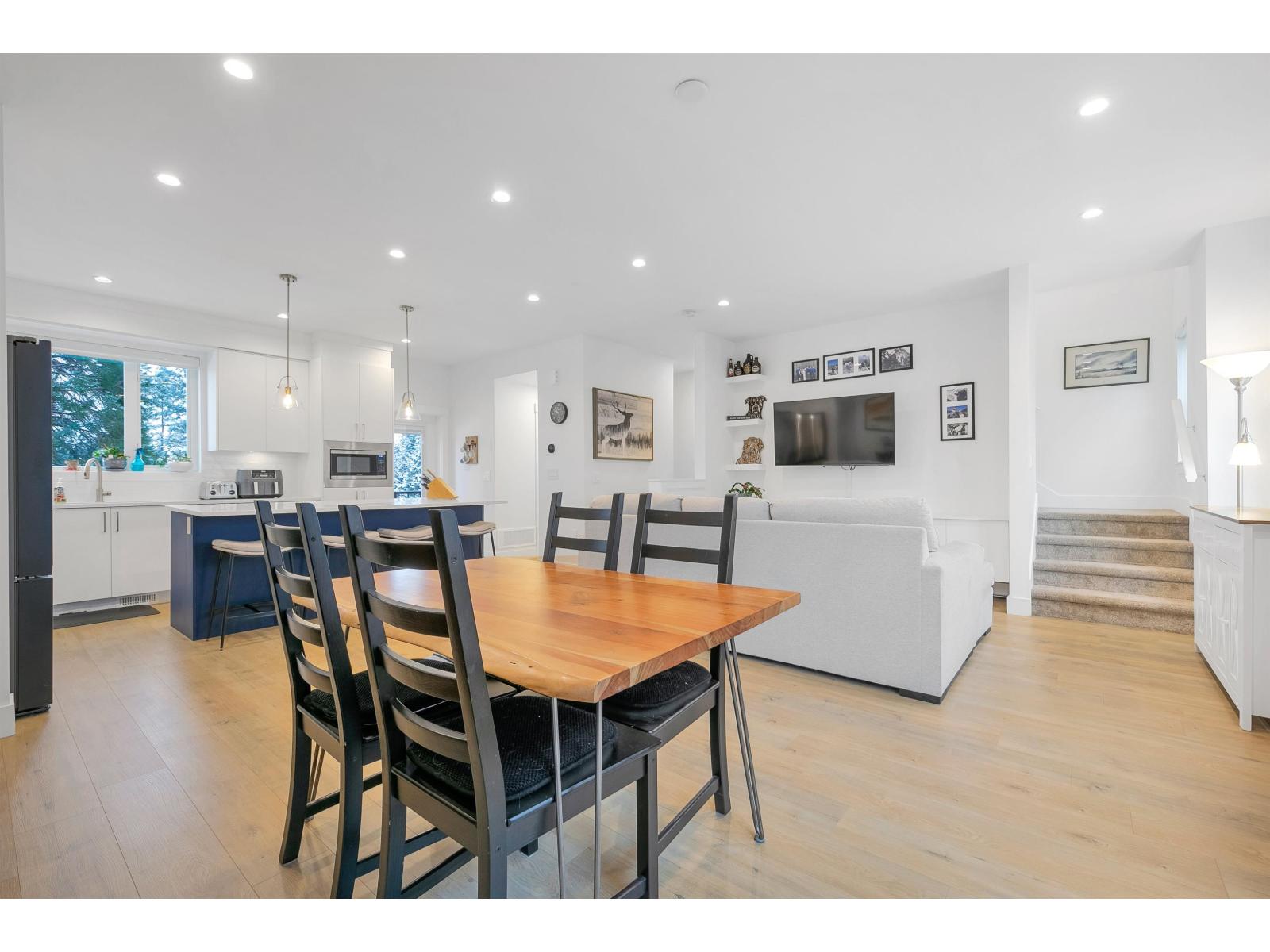 Photo 8 of 10 17458 100 Avenue, Surrey BC
