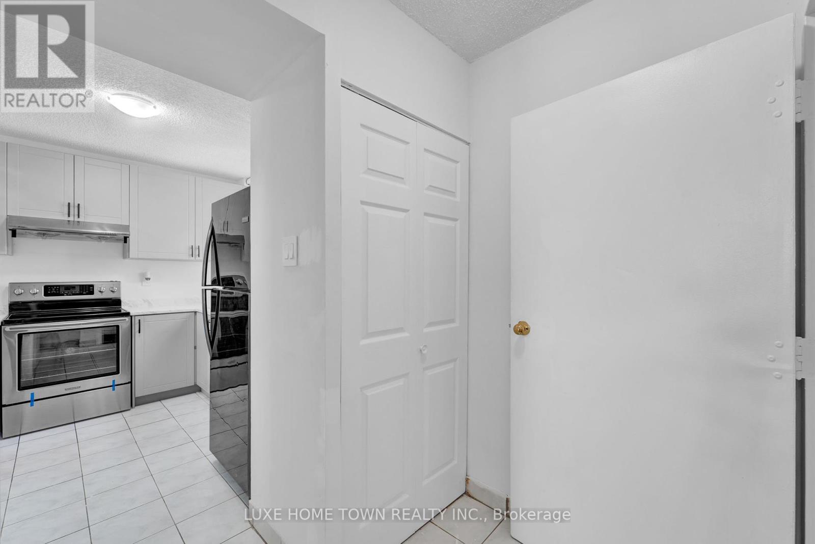 Photo 39 of 328 665 Kennedy Road, Toronto ON
