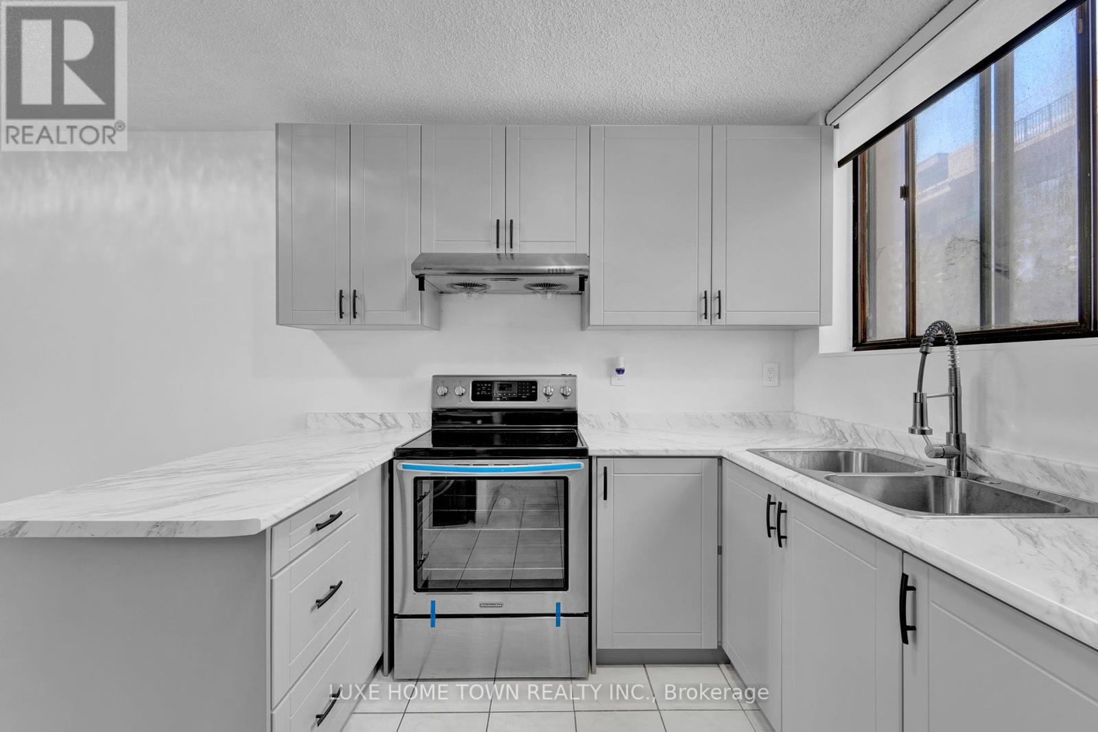 Photo 28 of 328 665 Kennedy Road, Toronto ON