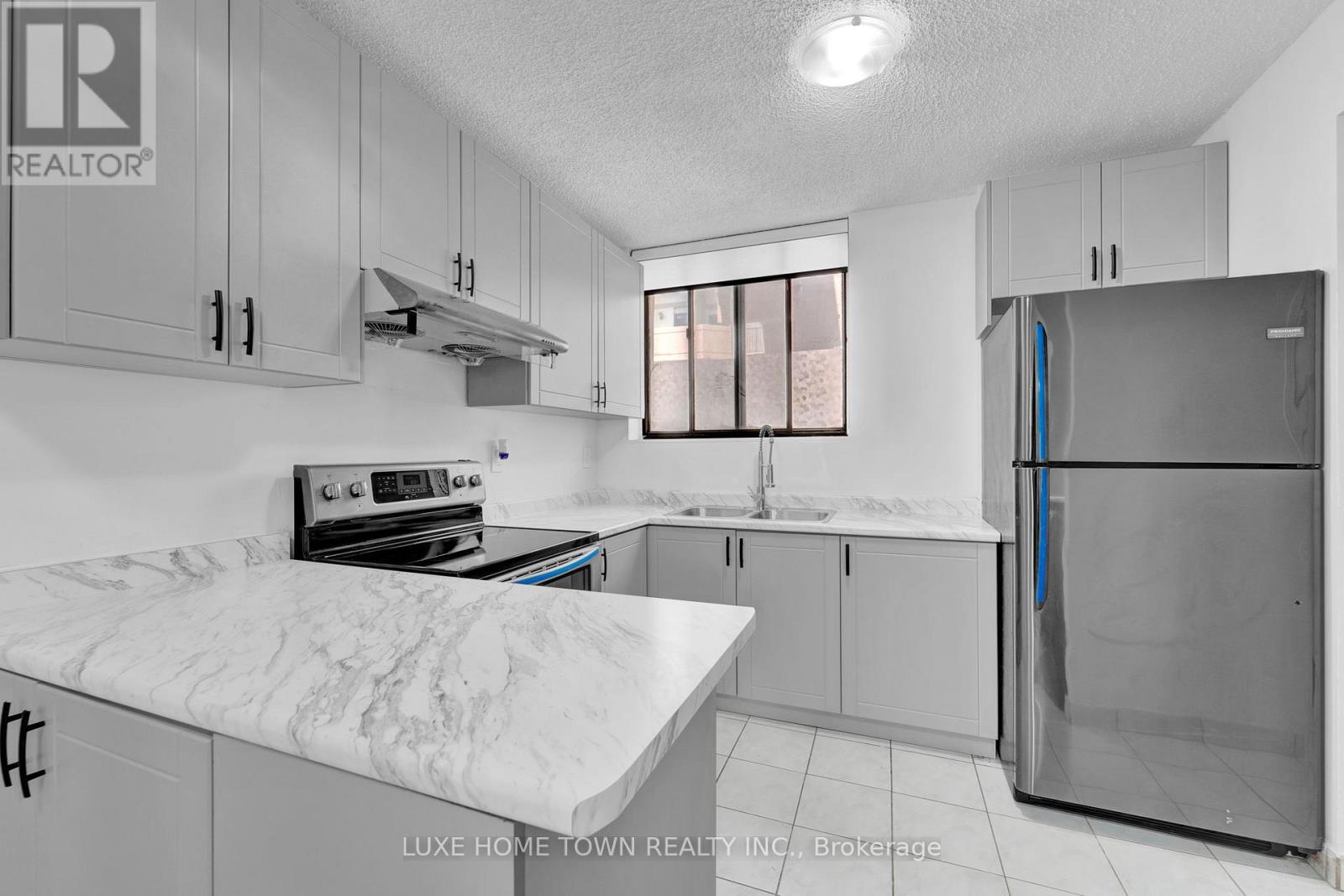 Photo 24 of 328 665 Kennedy Road, Toronto ON