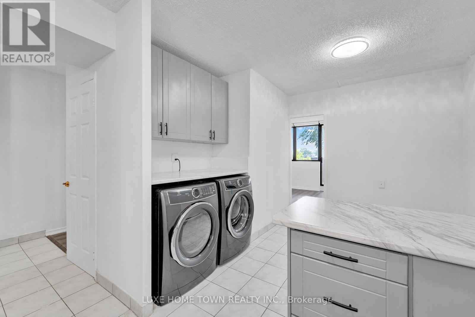 Photo 16 of 328 665 Kennedy Road, Toronto ON