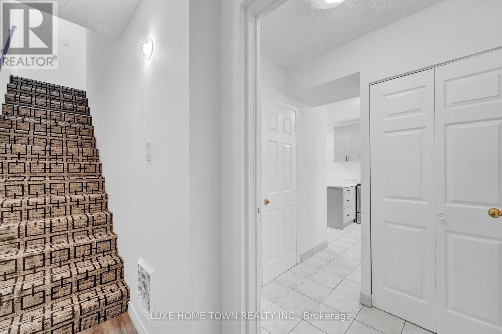 Photo 37 of 328 665 Kennedy Road, Toronto ON