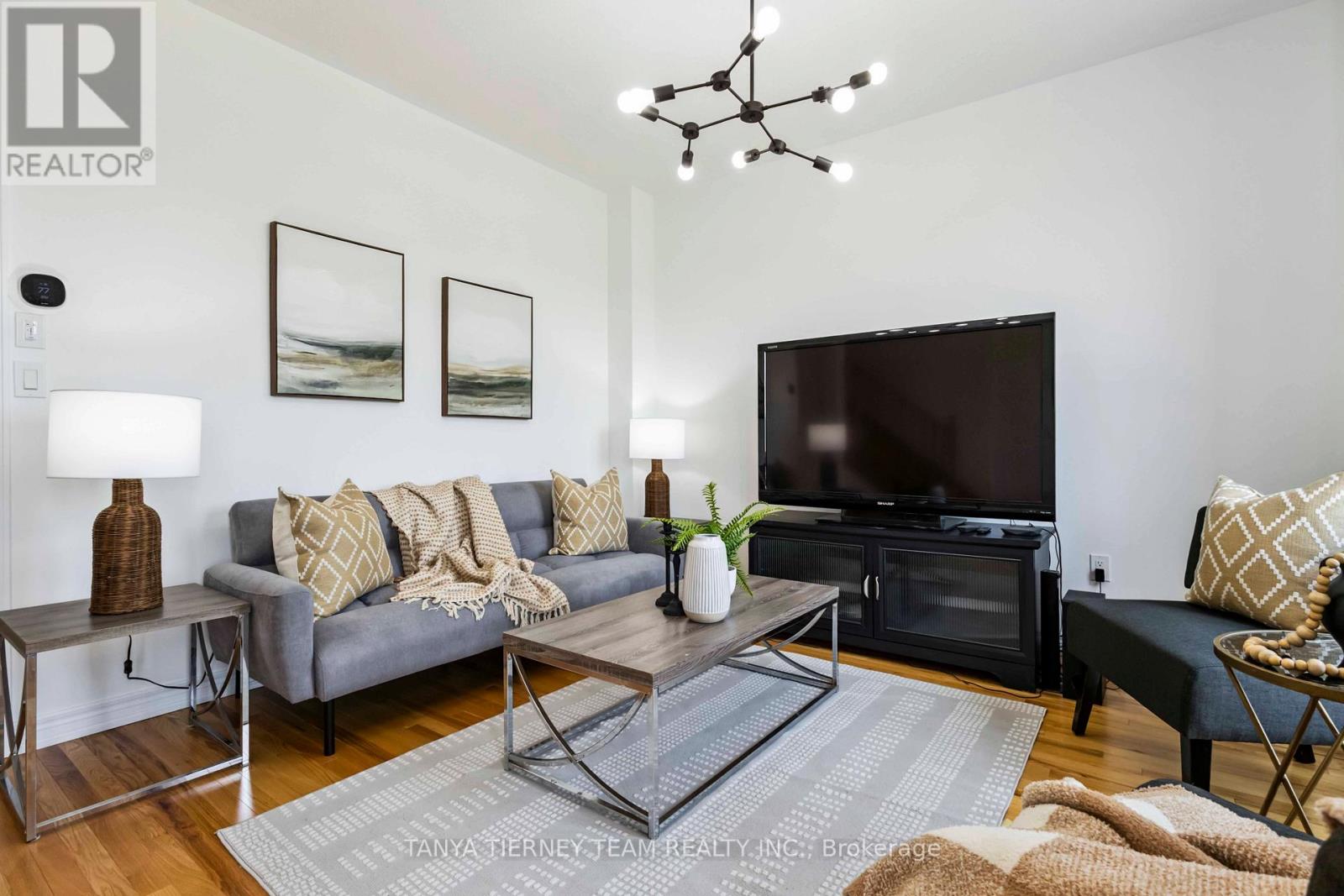 Photo 12 of 36 Dockside Way, Whitby ON