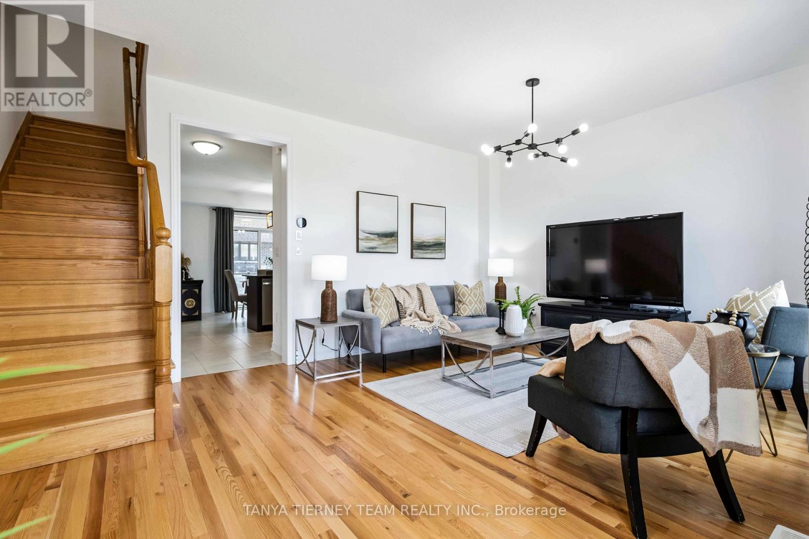 Photo 15 of 36 Dockside Way, Whitby ON