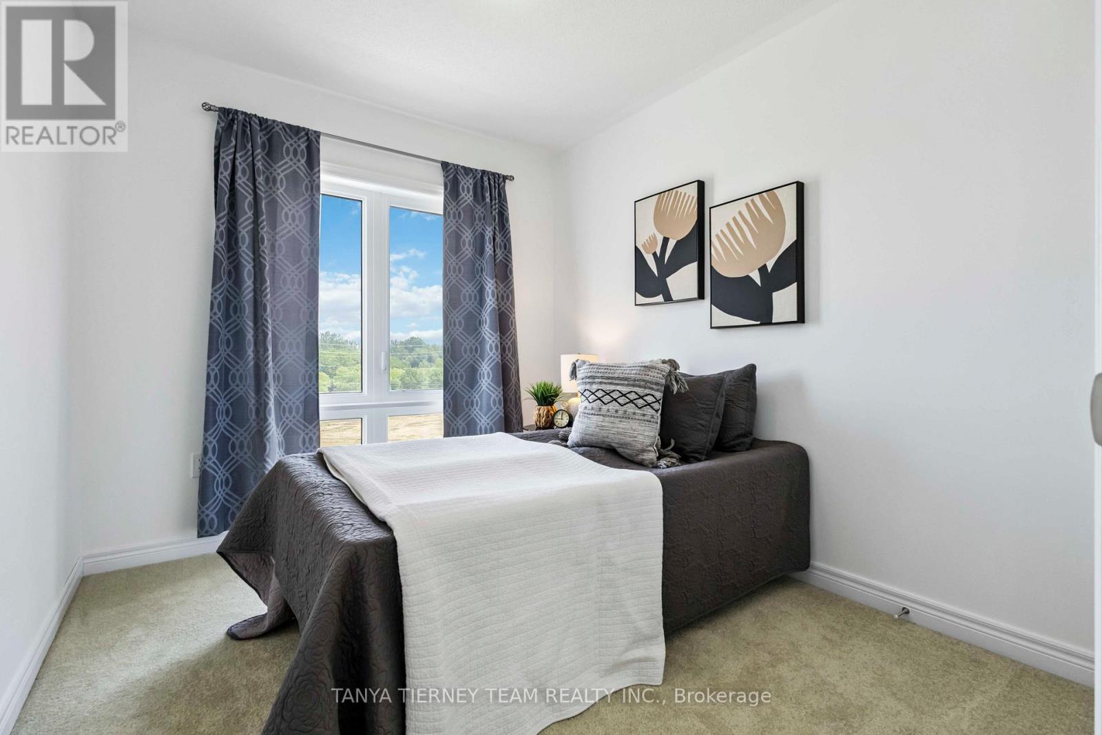 Photo 35 of 36 Dockside Way, Whitby ON