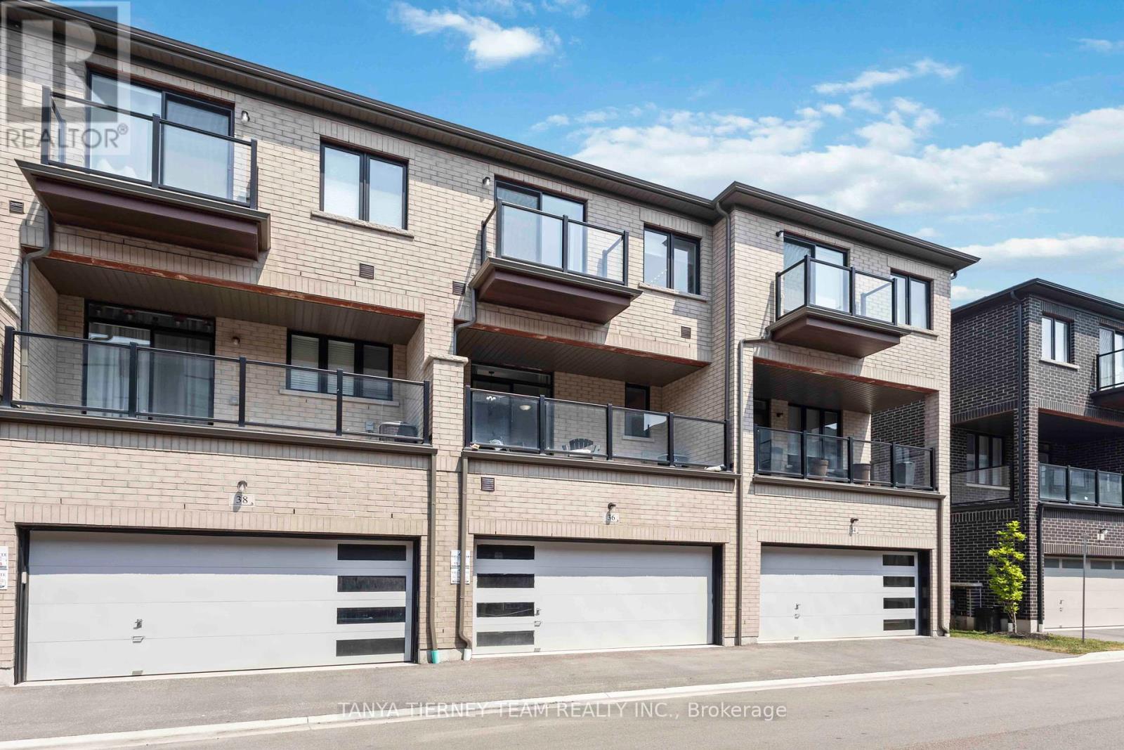 Photo 44 of 36 Dockside Way, Whitby ON