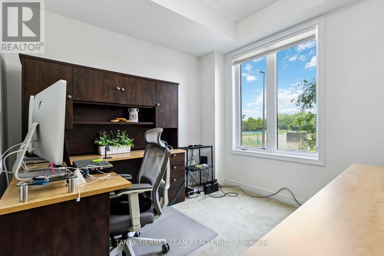Photo 8 of 36 Dockside Way, Whitby ON