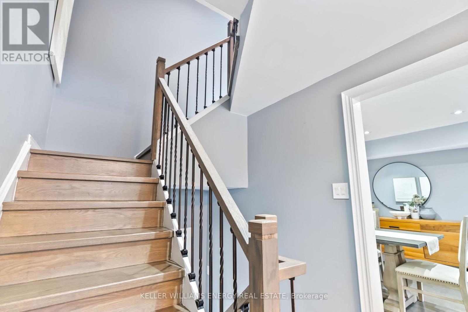 Photo 4 of 46 1330 Trowbridge Drive, Oshawa ON