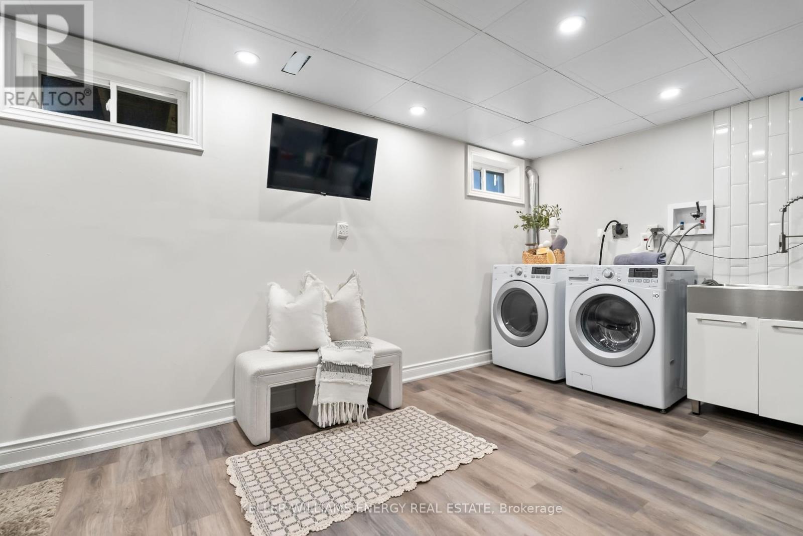 Photo 17 of 46 1330 Trowbridge Drive, Oshawa ON