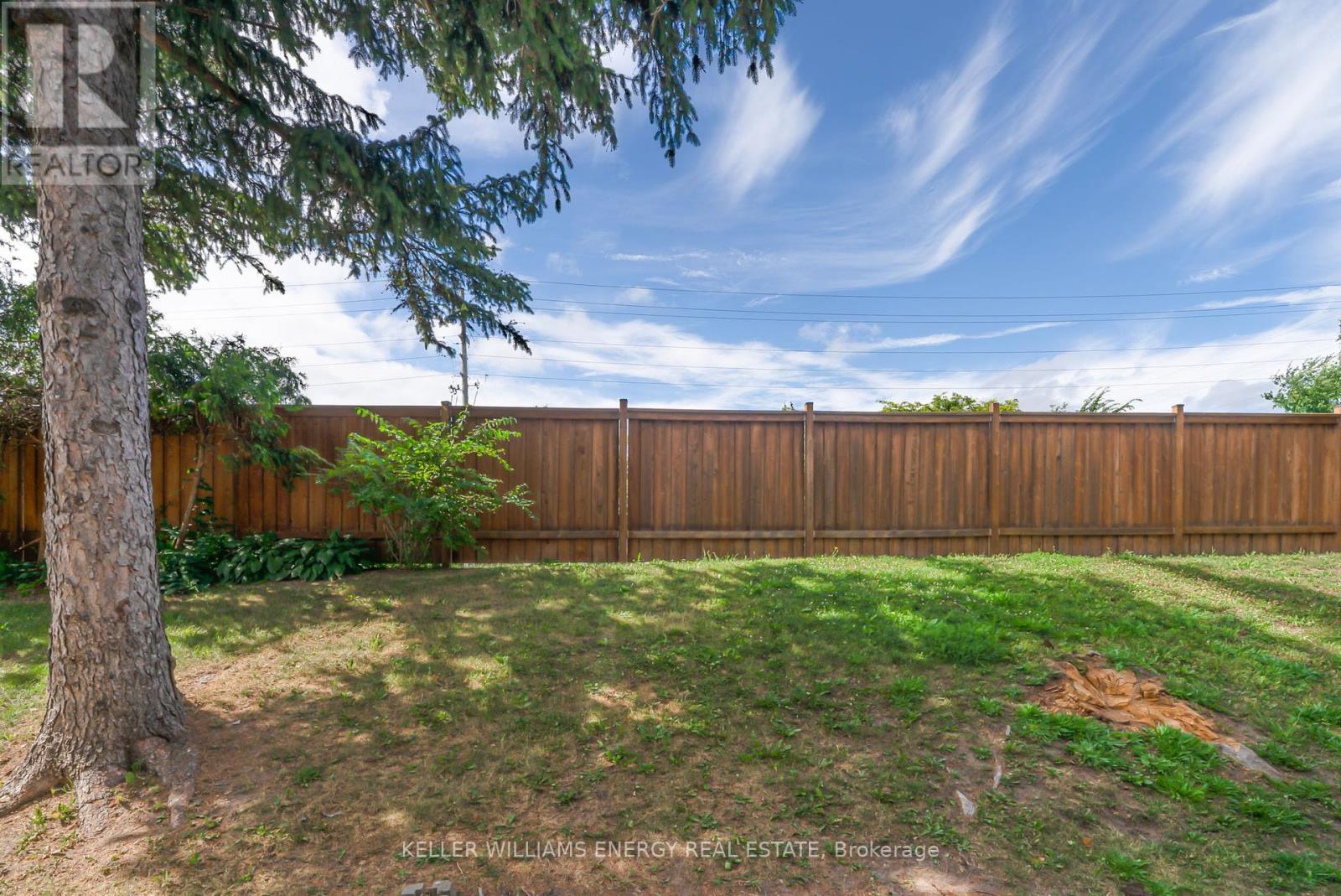 Photo 34 of 46 1330 Trowbridge Drive, Oshawa ON
