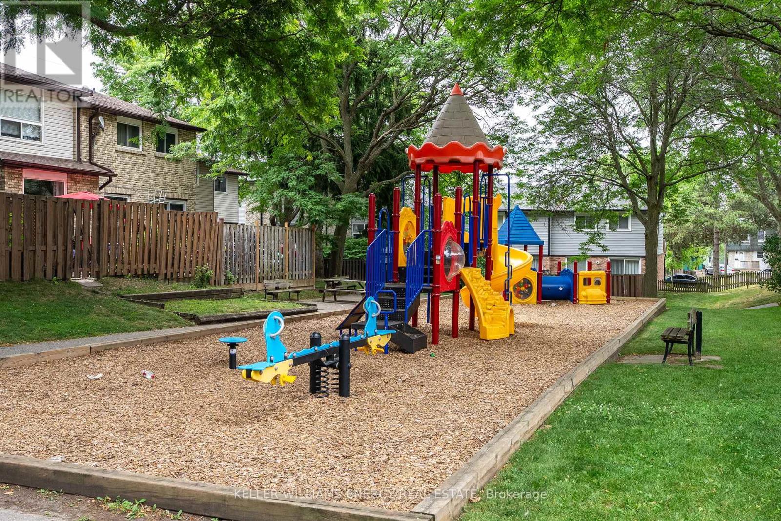 Photo 37 of 46 1330 Trowbridge Drive, Oshawa ON