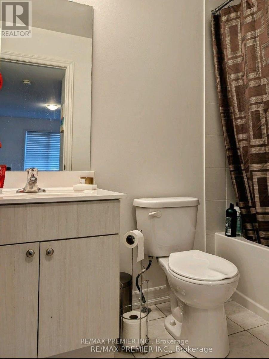 Photo 7 of 407 201 Pine Grove Road, Vaughan ON
