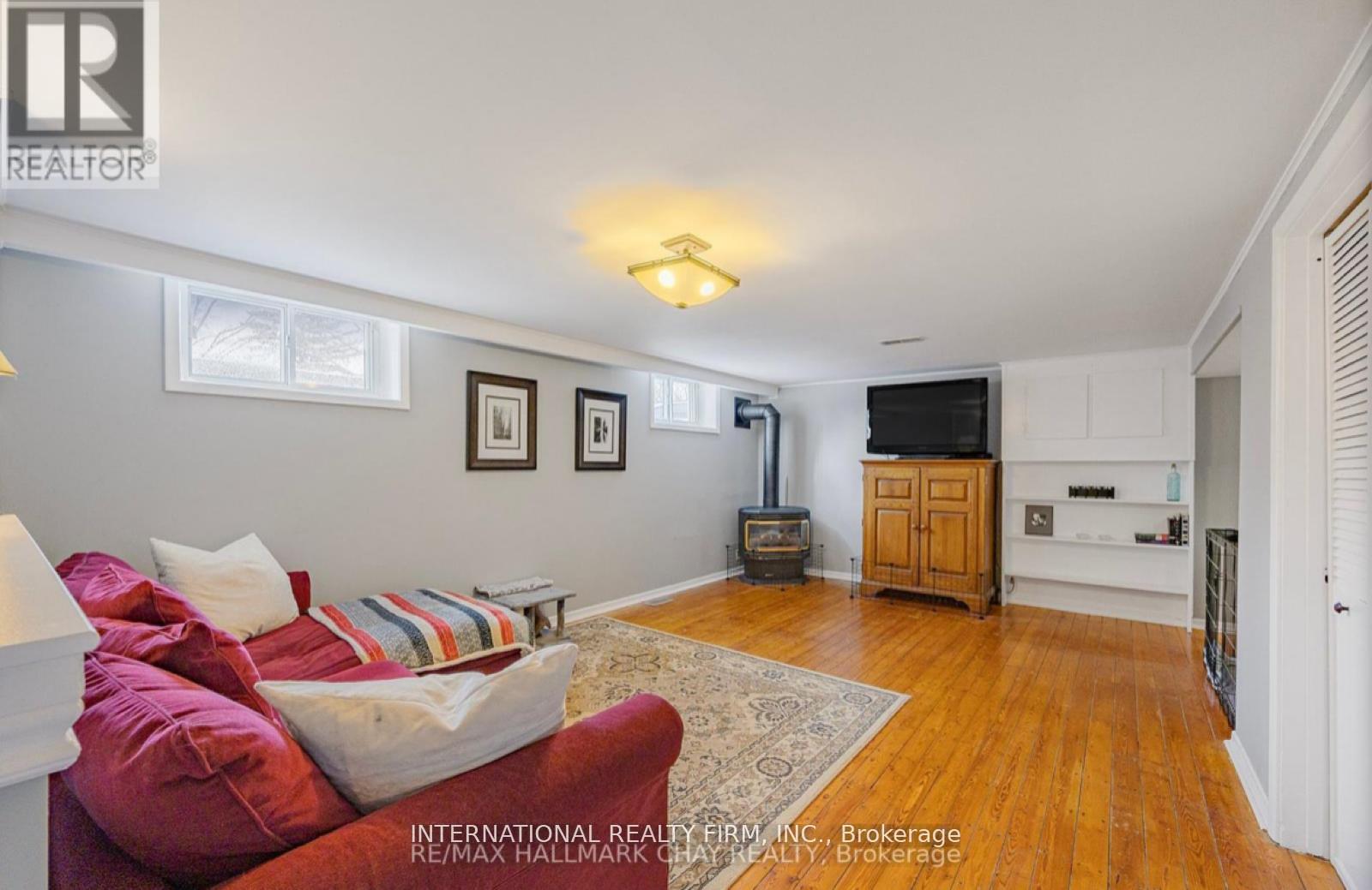 Photo 9 of Basement Unit 37 Foreht Crescent, Aurora ON