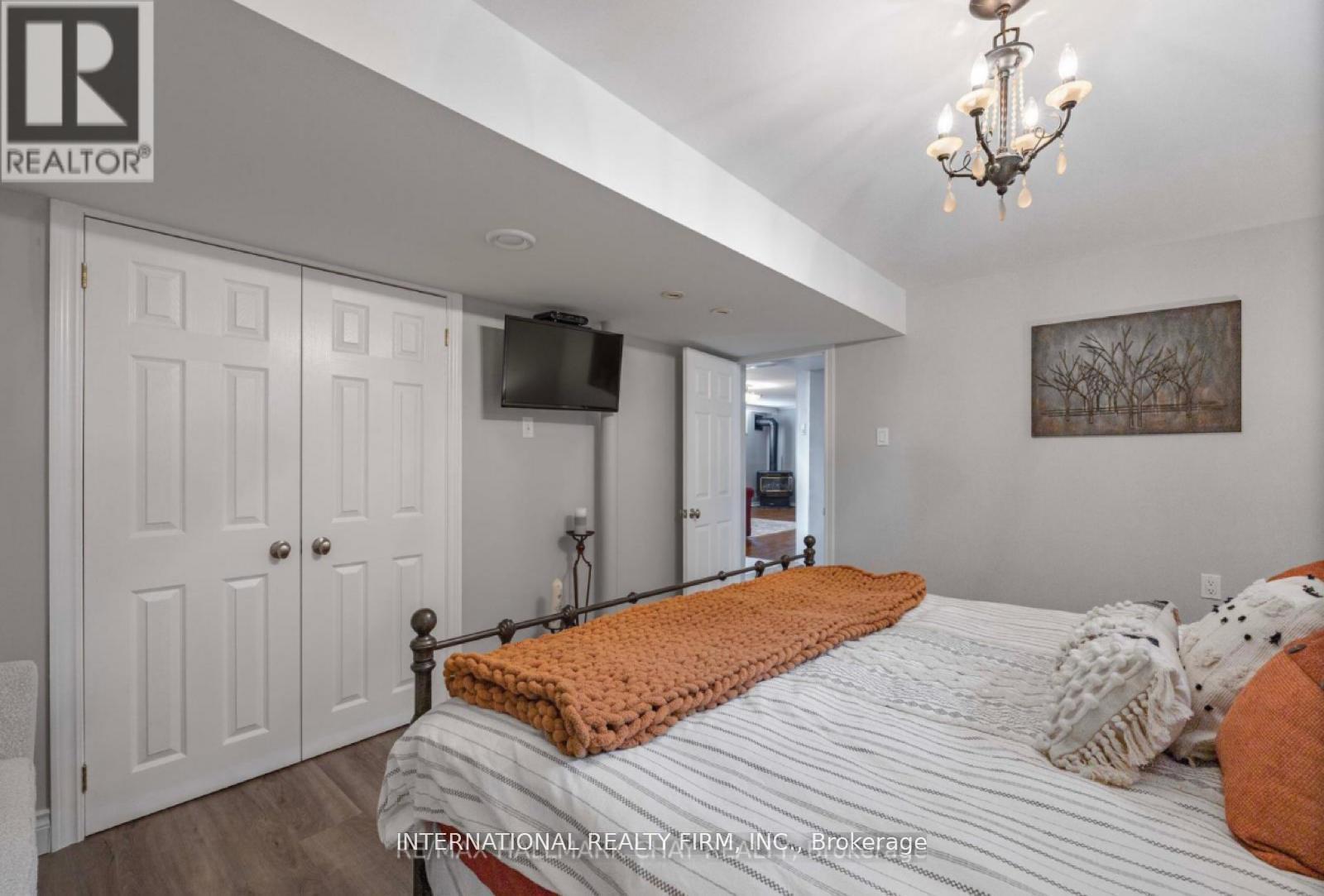 Photo 4 of Basement Unit 37 Foreht Crescent, Aurora ON