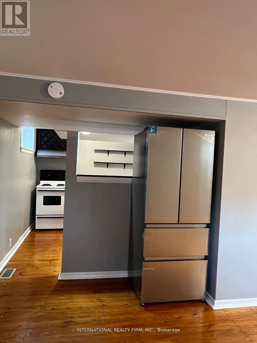 Photo 8 of Basement Unit 37 Foreht Crescent, Aurora ON