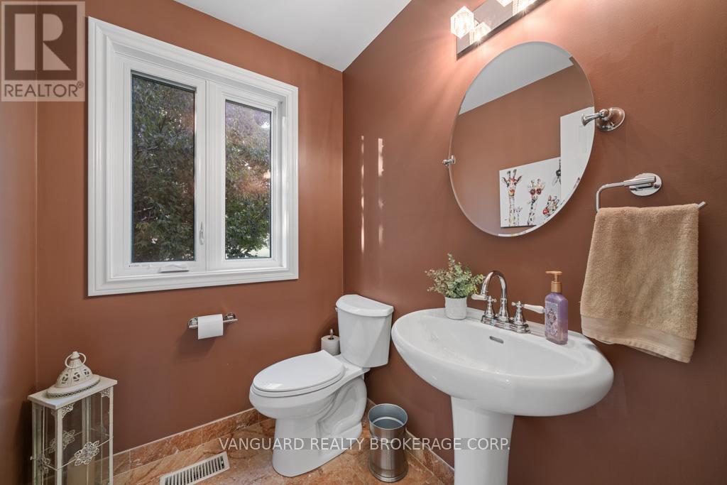 Photo 19 of 3856 County Rd 88 Road, Bradford West Gwillimbury ON