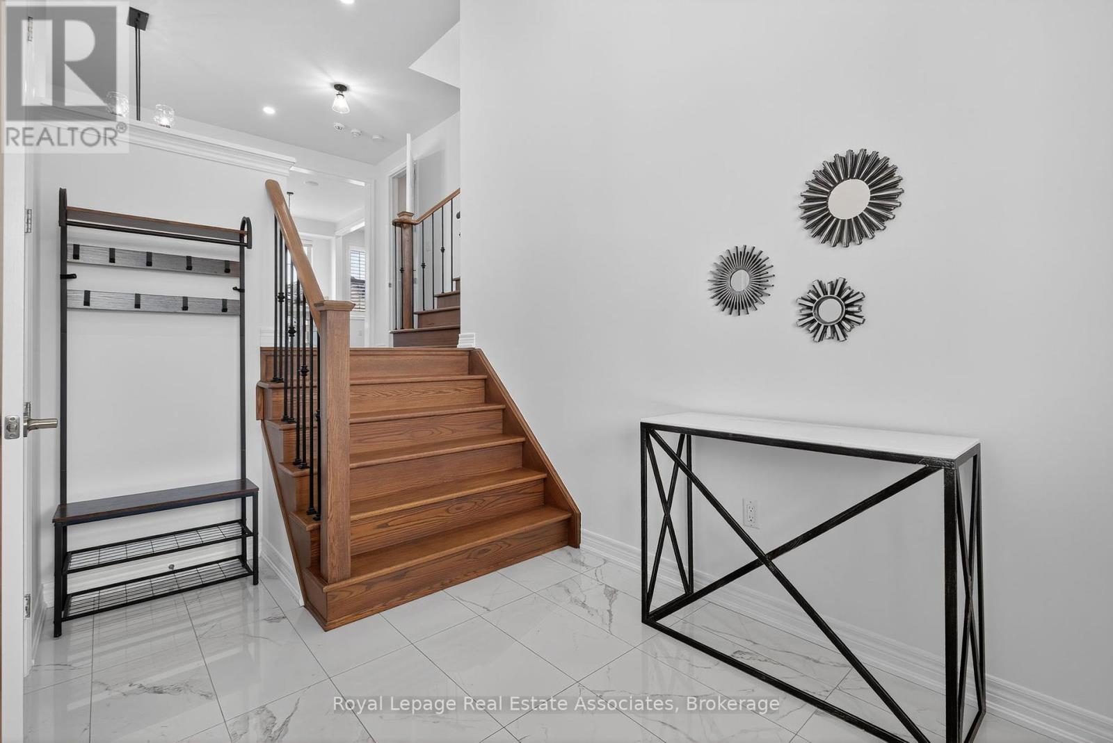 Photo 20 of 113 Sutcliffe Way, New Tecumseth ON