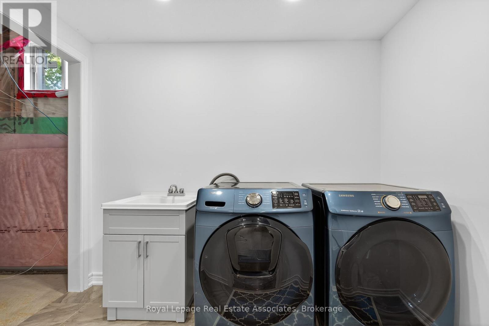 Photo 14 of 113 Sutcliffe Way, New Tecumseth ON