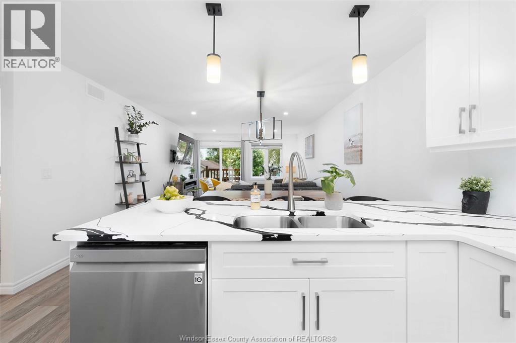 Photo 20 of 275 Glass Avenue, Kingsville ON