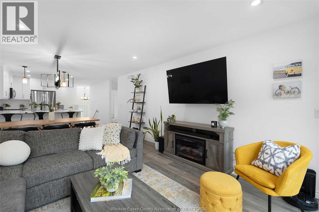 Photo 15 of 275 Glass Avenue, Kingsville ON