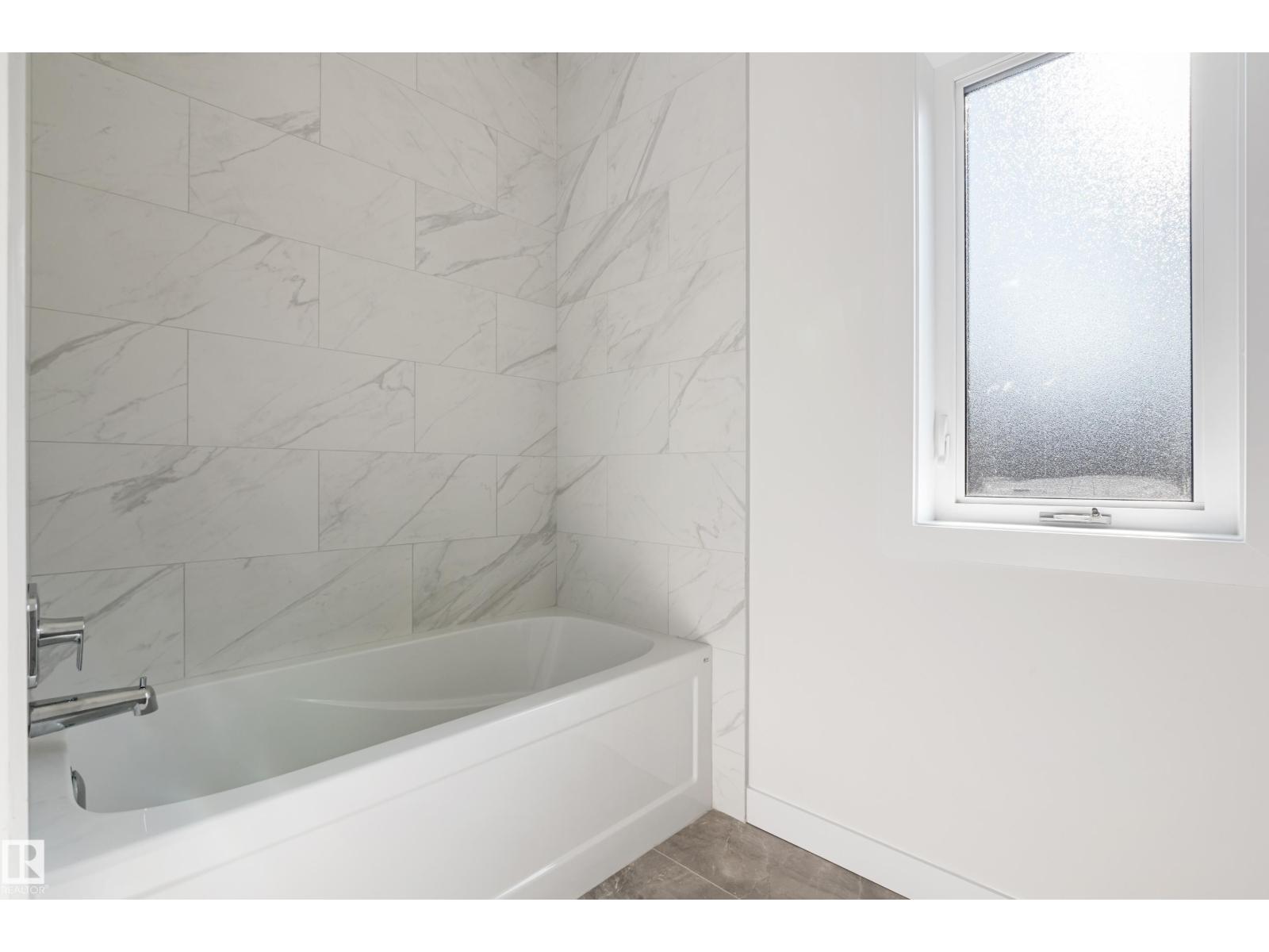 Photo 39 of 9807 90 Av Nw, Edmonton AB
