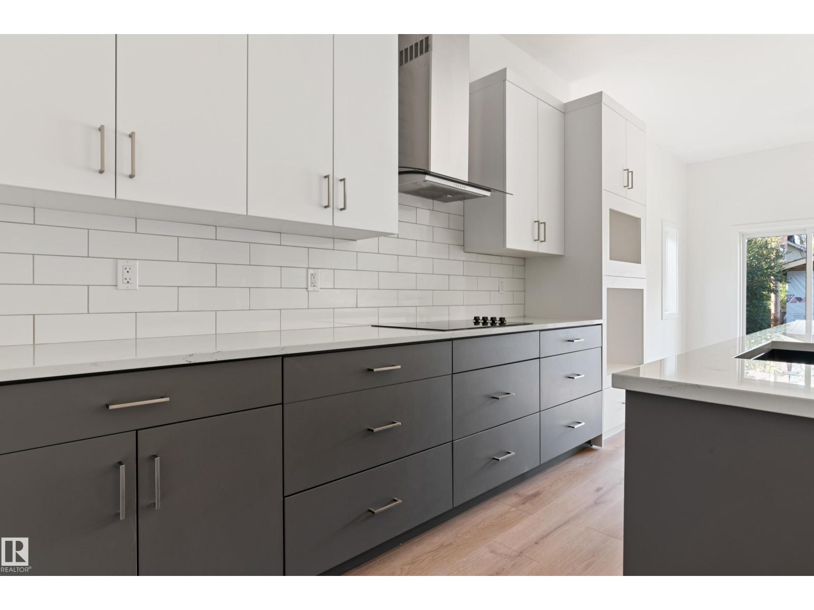 Photo 44 of 9807 90 Av Nw, Edmonton AB