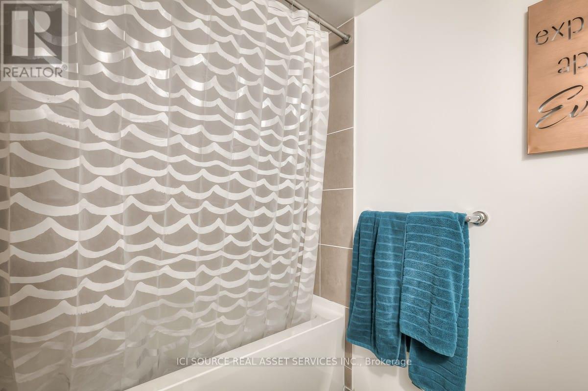 Photo 12 of 1407 3091 Dufferin Street, Toronto ON