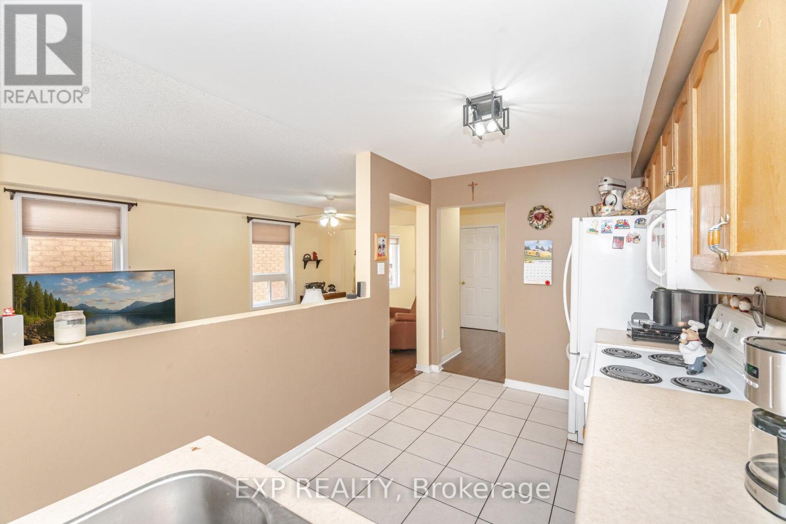 Photo 17 of 35 Prince Crescent, Brampton ON
