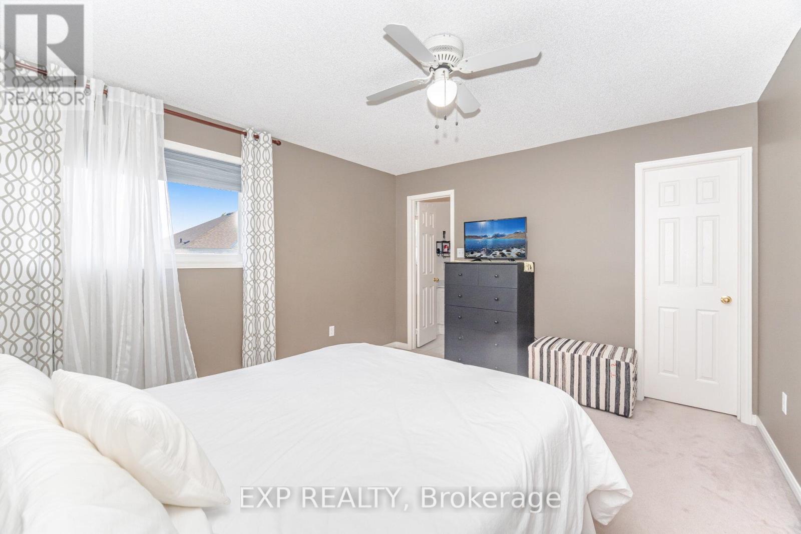 Photo 23 of 35 Prince Crescent, Brampton ON
