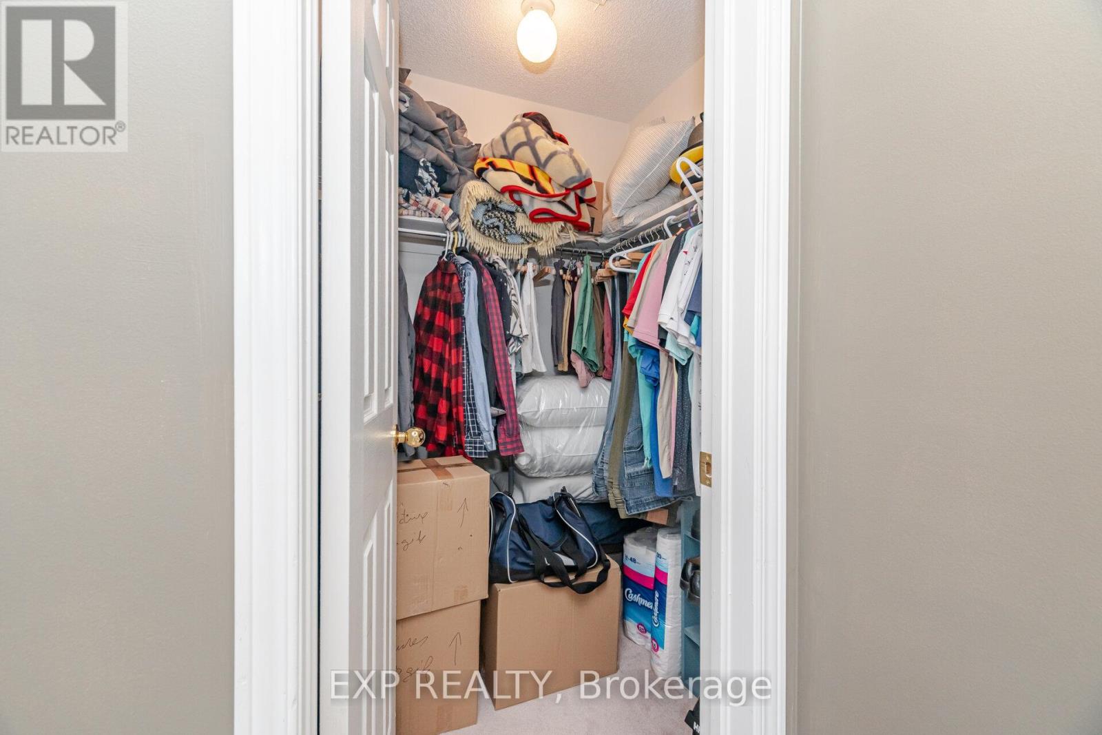 Photo 25 of 35 Prince Crescent, Brampton ON