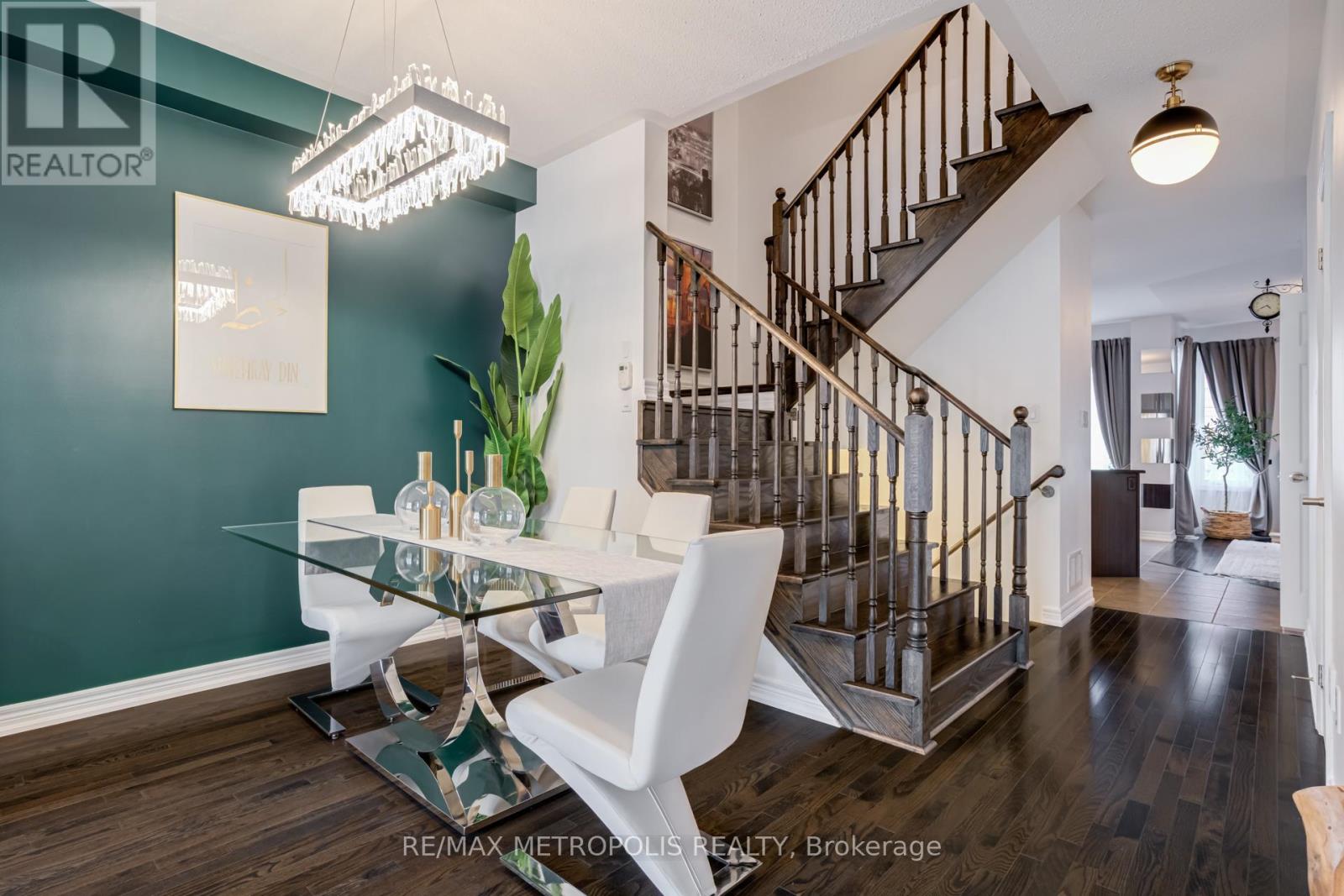 Photo 6 of 21 Sky Harbour Drive, Brampton ON