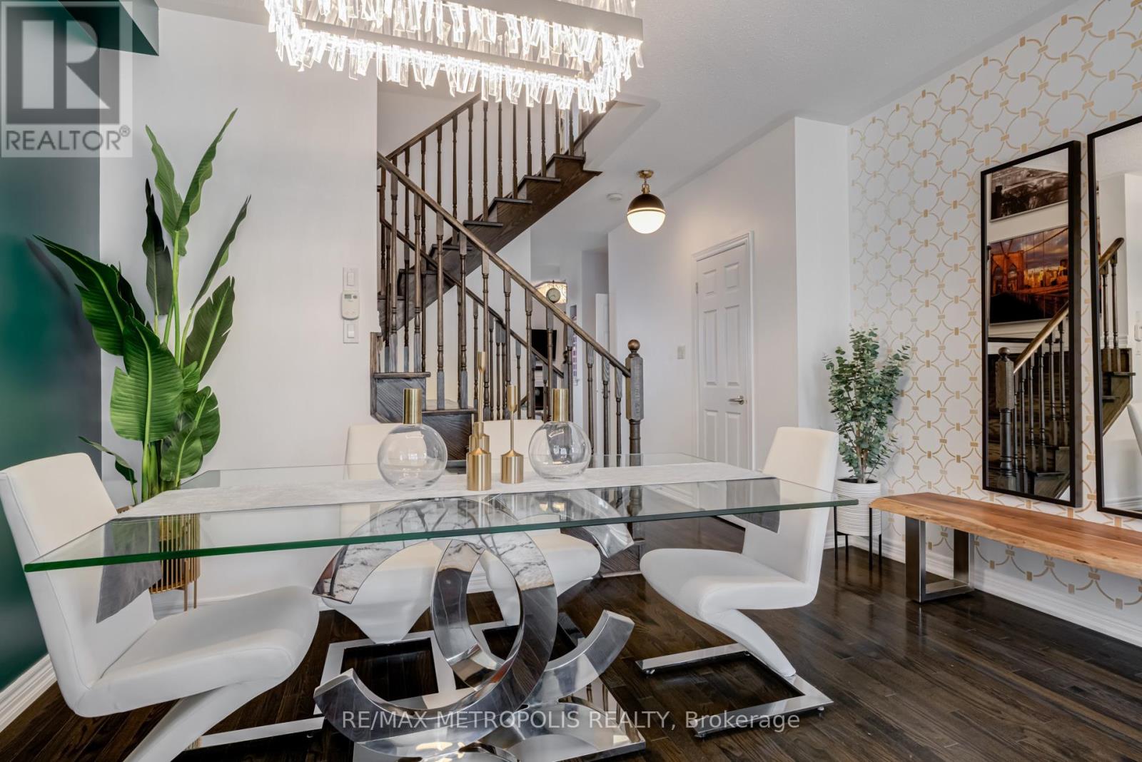 Photo 12 of 21 Sky Harbour Drive, Brampton ON