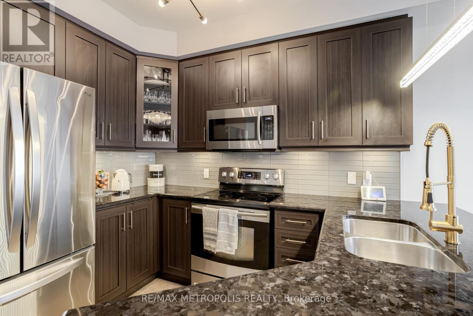 Photo 41 of 21 Sky Harbour Drive, Brampton ON
