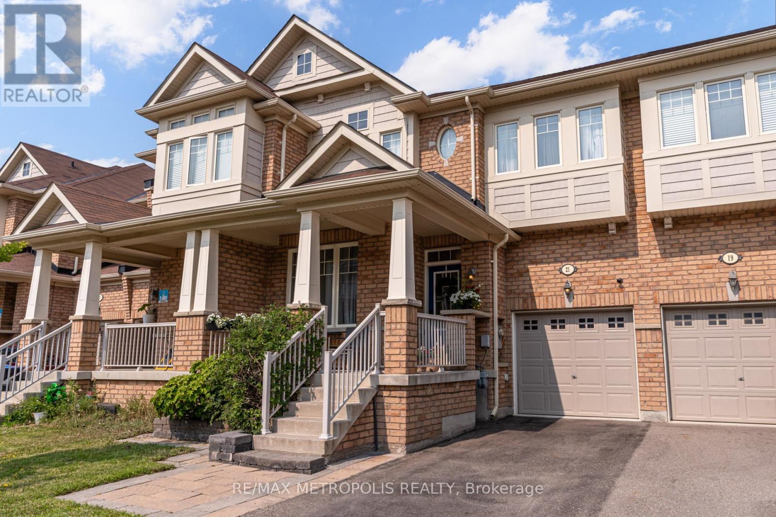 Photo 31 of 21 Sky Harbour Drive, Brampton ON