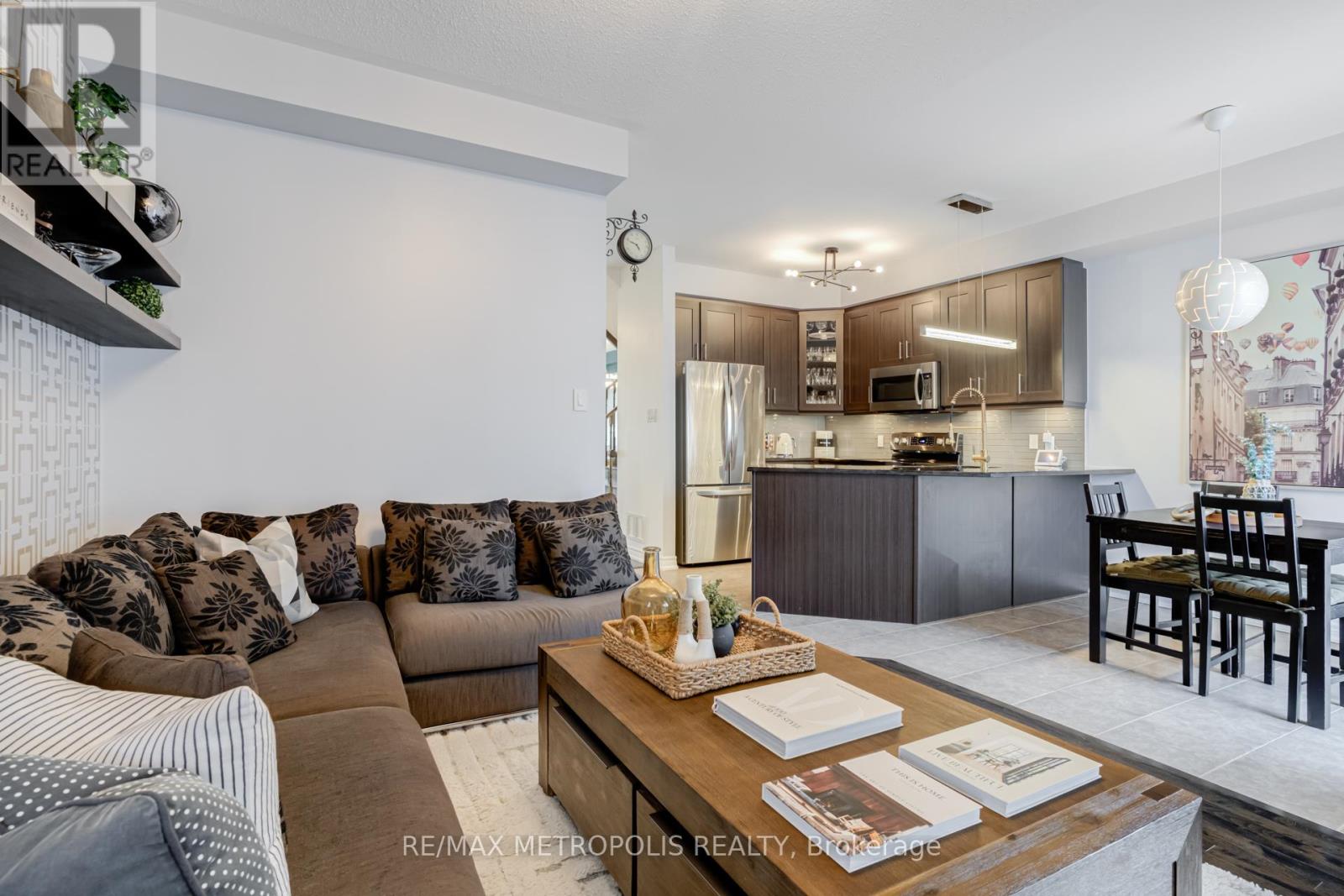 Photo 15 of 21 Sky Harbour Drive, Brampton ON