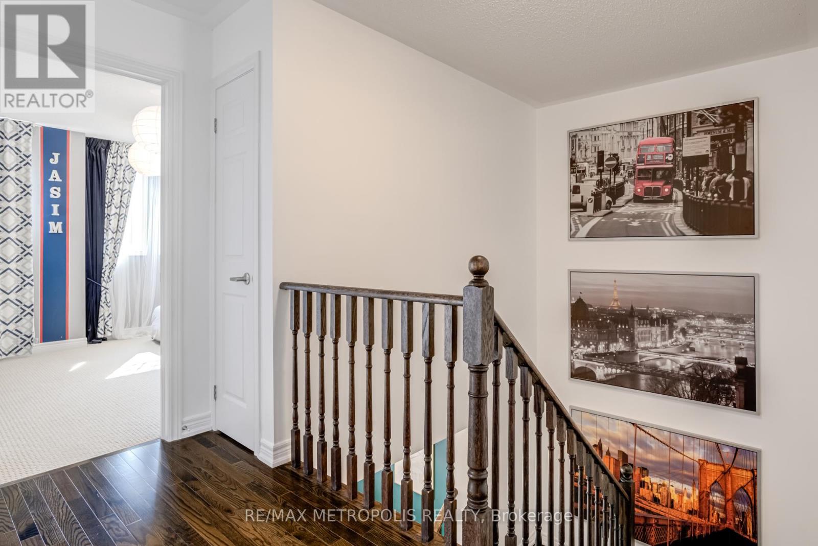Photo 16 of 21 Sky Harbour Drive, Brampton ON