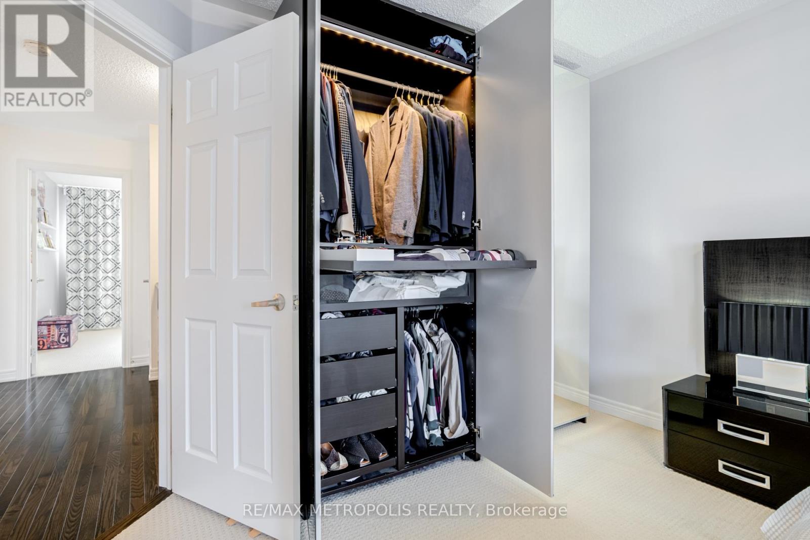 Photo 46 of 21 Sky Harbour Drive, Brampton ON