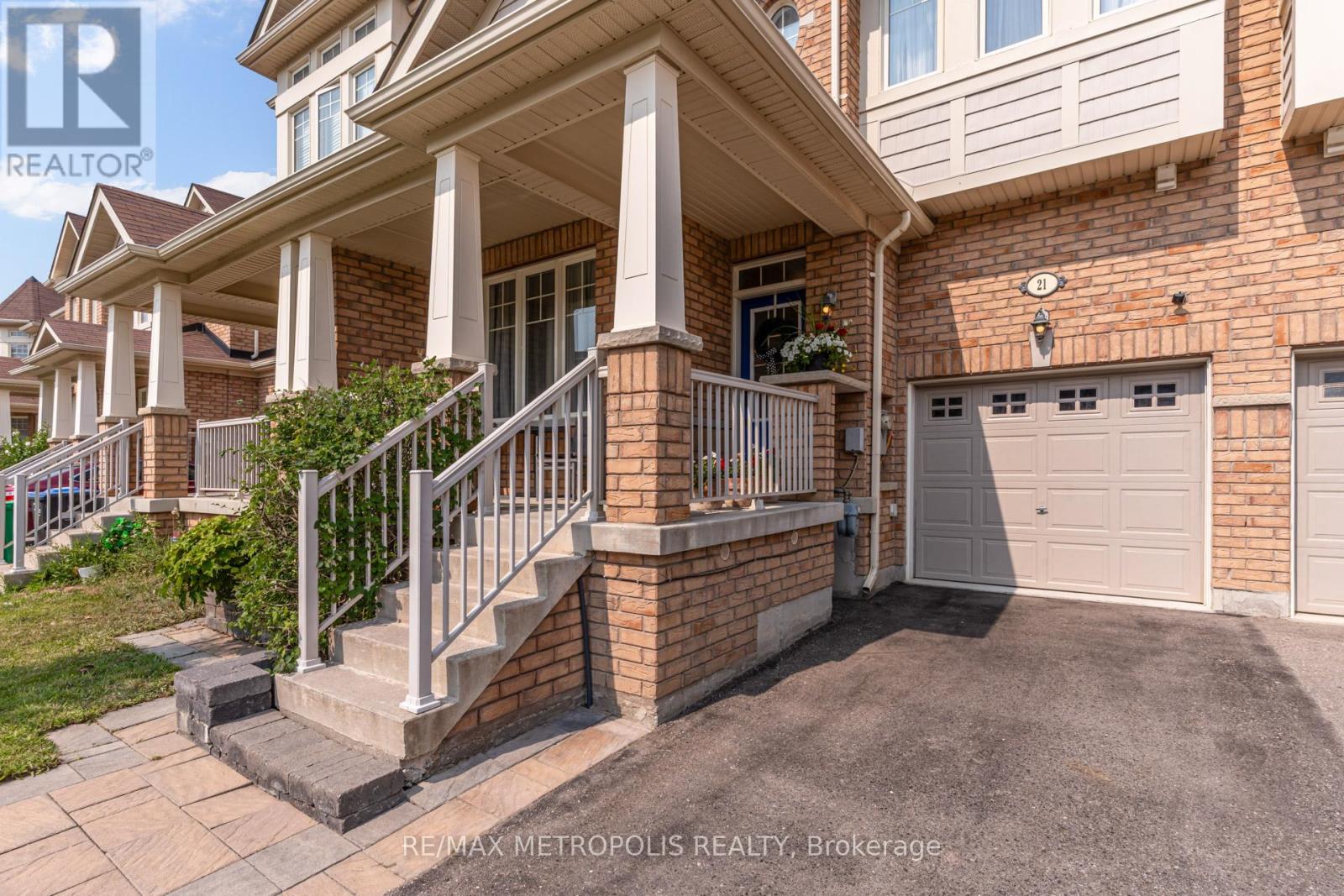 Photo 22 of 21 Sky Harbour Drive, Brampton ON
