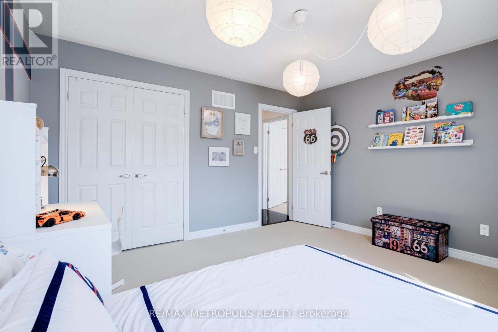 Photo 1 of 21 Sky Harbour Drive, Brampton ON