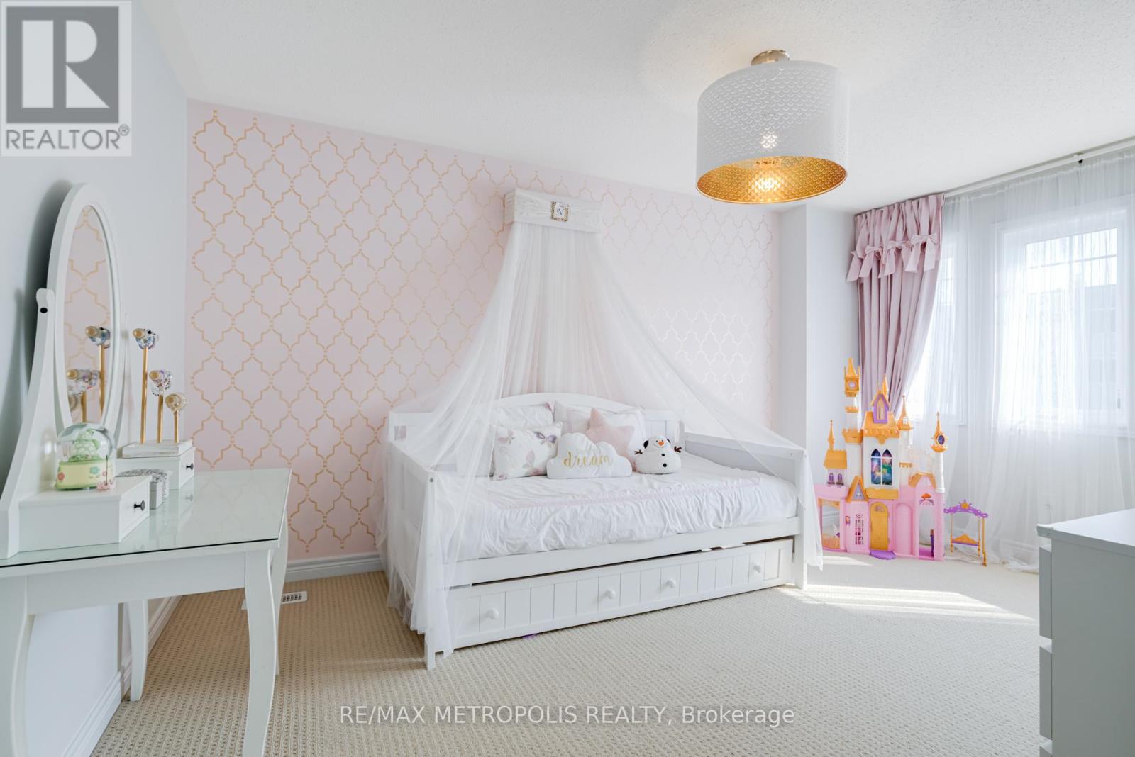 Photo 32 of 21 Sky Harbour Drive, Brampton ON