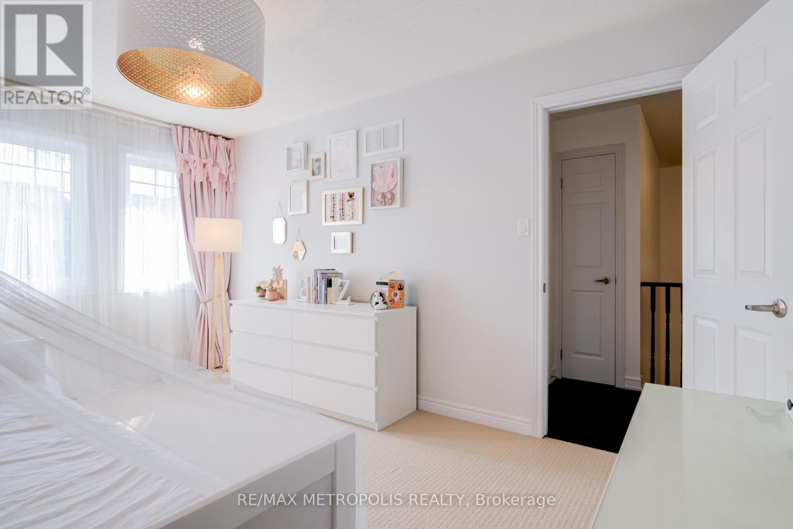Photo 34 of 21 Sky Harbour Drive, Brampton ON