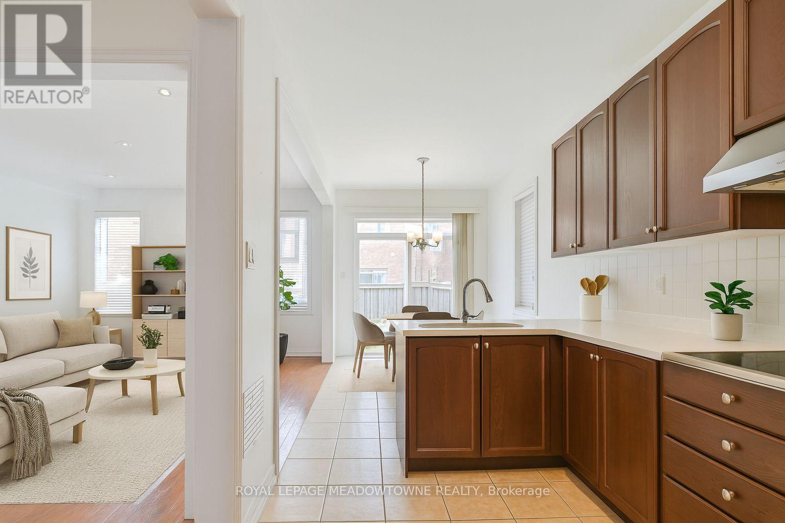 Photo 2 of 330 Giddings Crescent, Milton ON