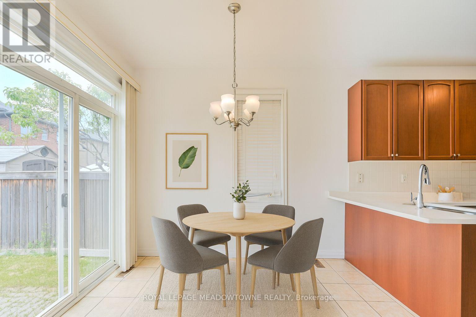 Photo 5 of 330 Giddings Crescent, Milton ON
