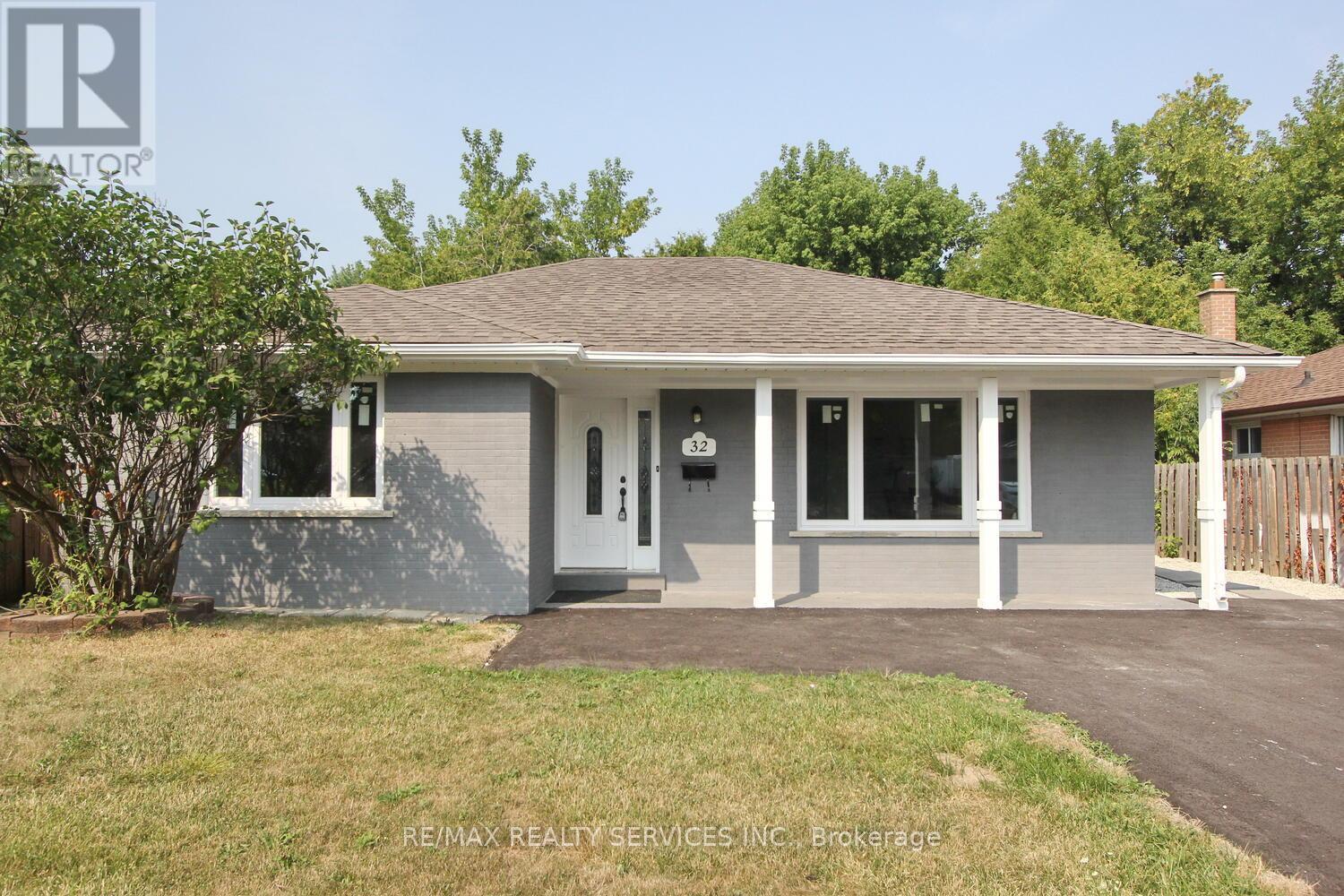 Photo 27 of 32 Sanford Crescent, Brampton ON