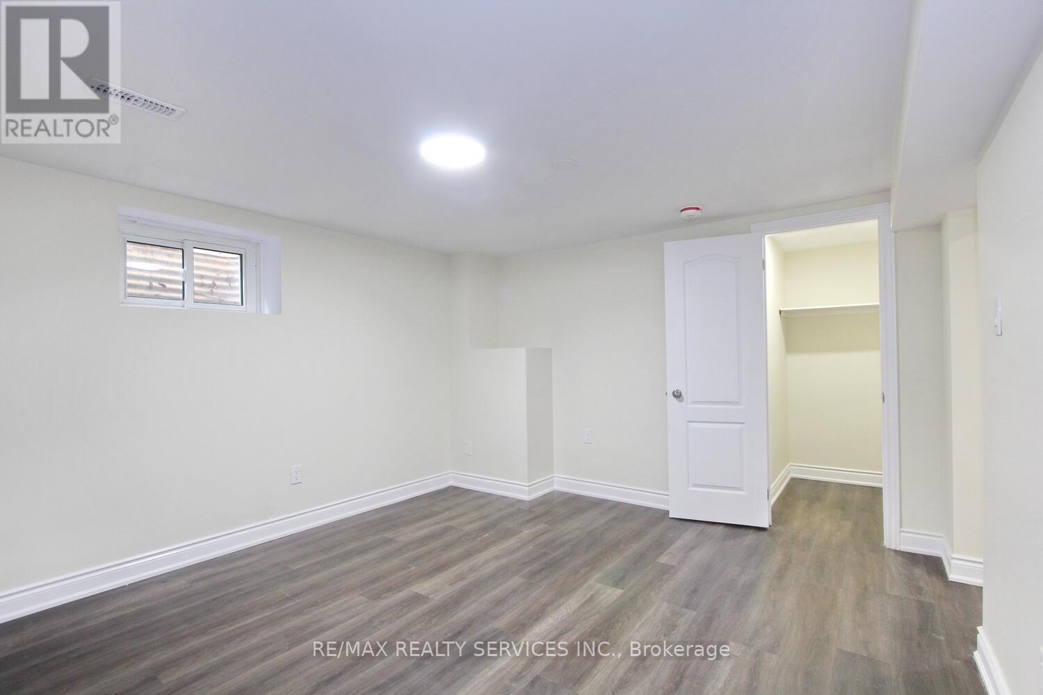 Photo 25 of 32 Sanford Crescent, Brampton ON