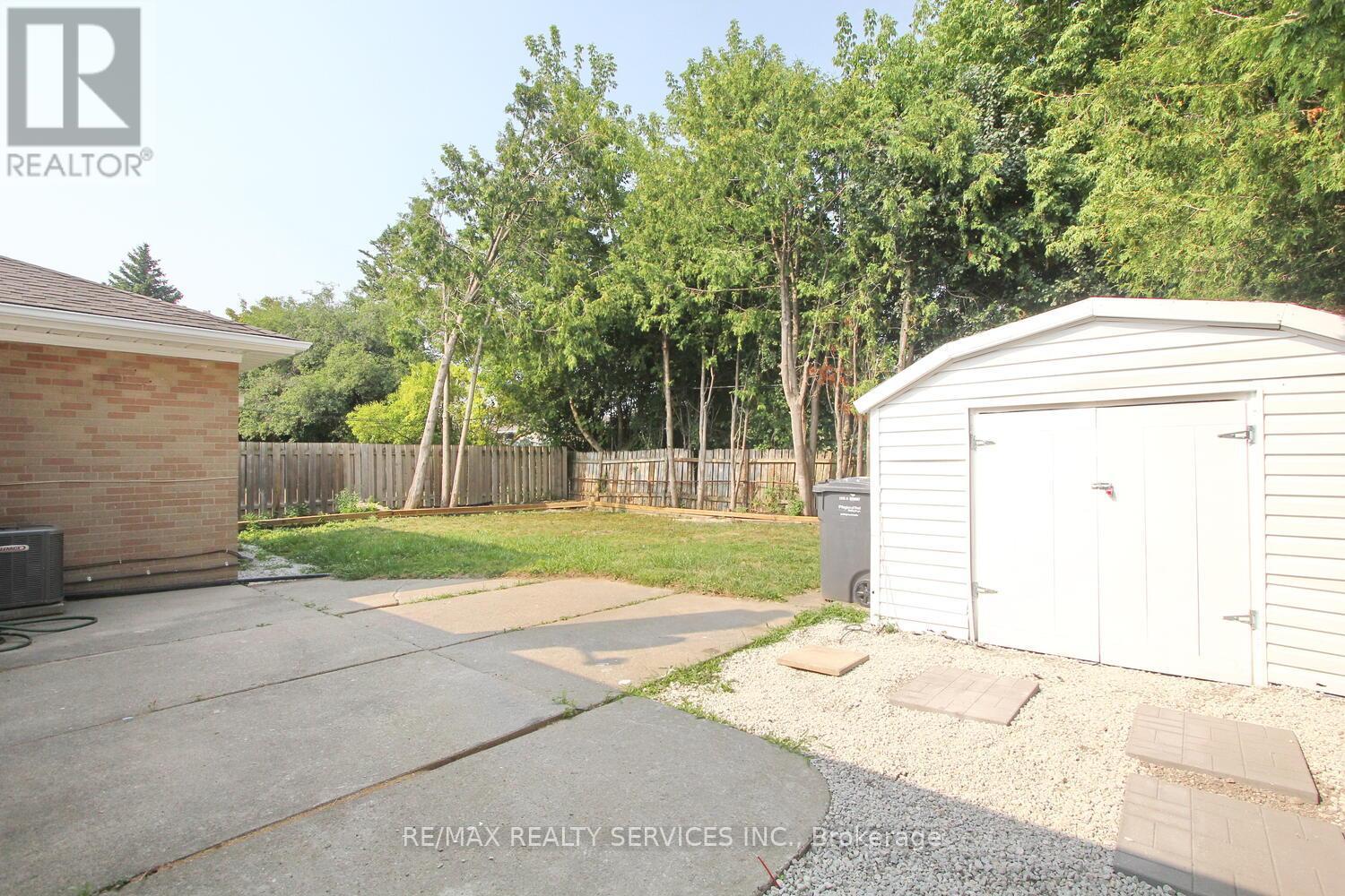 Photo 47 of 32 Sanford Crescent, Brampton ON