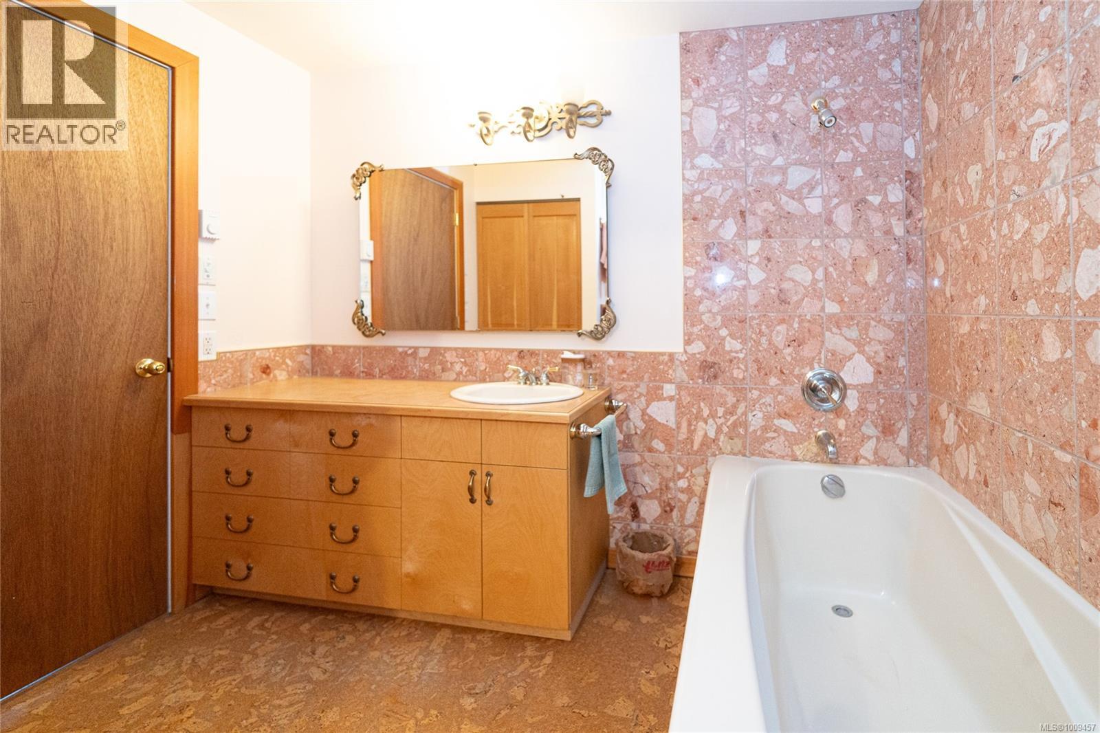 415 Campbell Bay Rd, Mayne Island