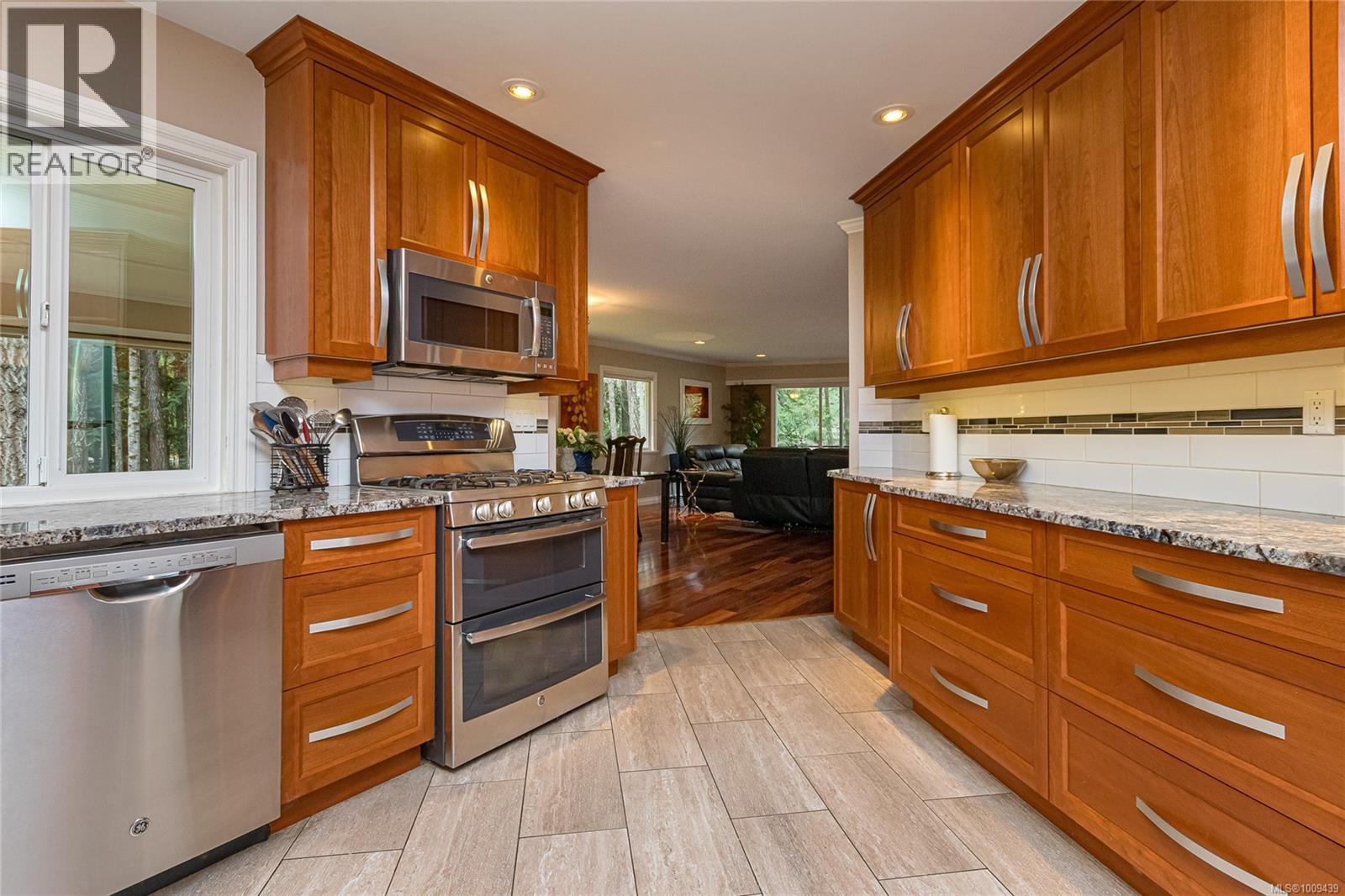 1074 Glen Forest Way, Metchosin
