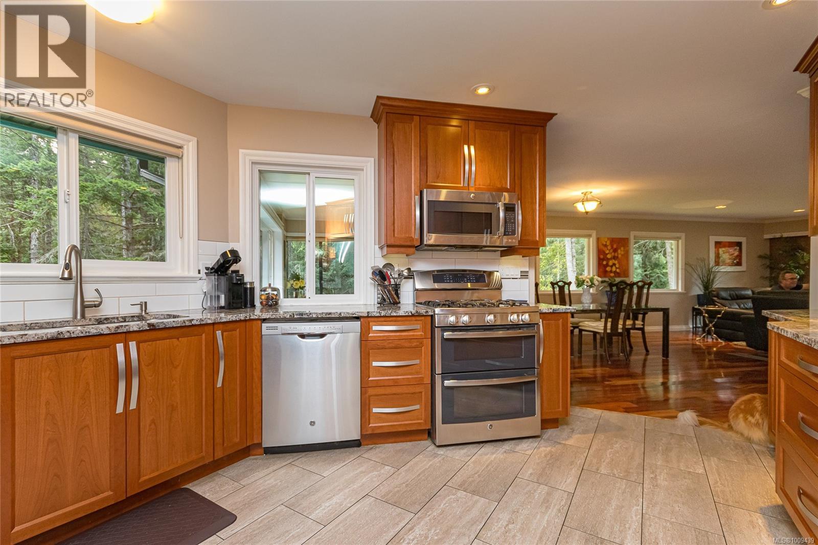 1074 Glen Forest Way, Metchosin